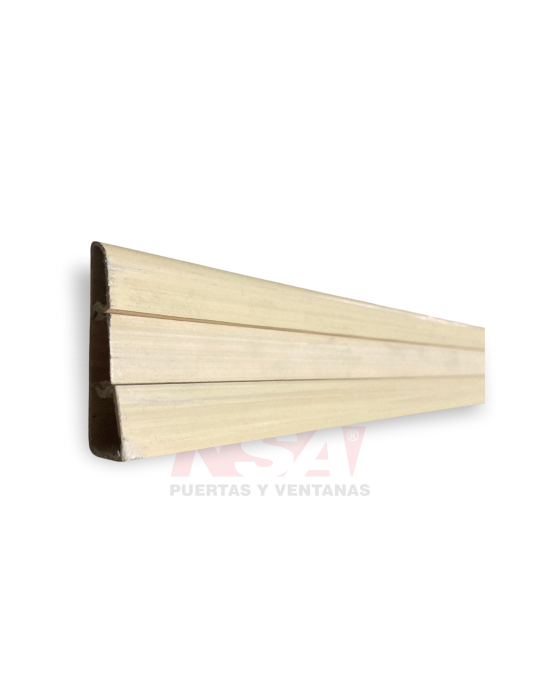 Zocalo de piso color con pasacable color Pino.