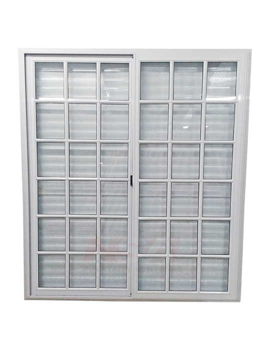 Ventana de aluminio de 2,00 x 2,00 vidrio repartido y postigos corredizos.